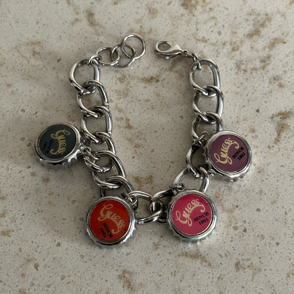 Vintage Y2K 1990/2000’s Silver Guess Bottle Cap Charm Bracelet w/ Clasp Closure